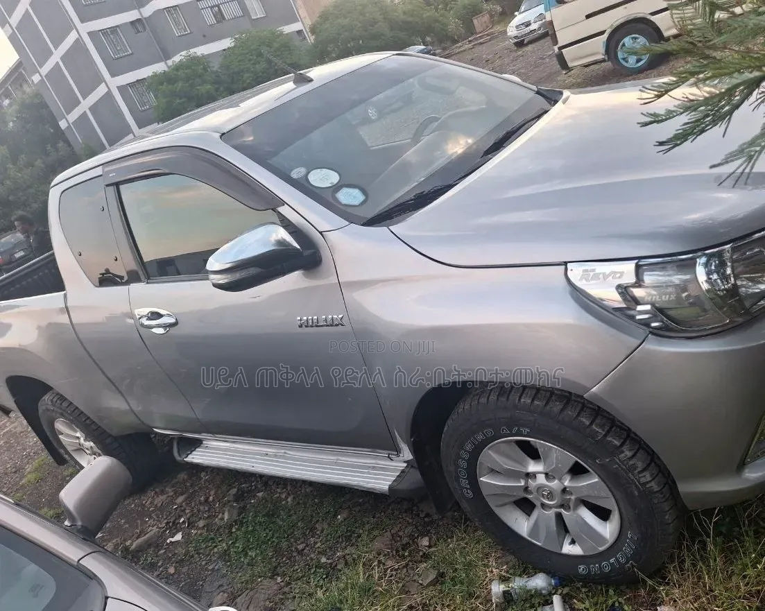 Toyota Hilux 2017 Purple