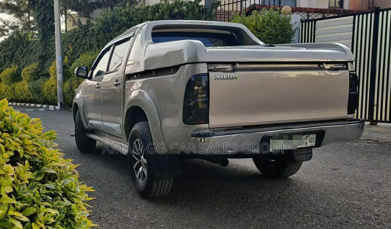 Toyota Hilux 2015 Beige
