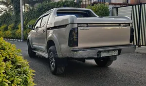 Toyota Hilux 2015 Beige