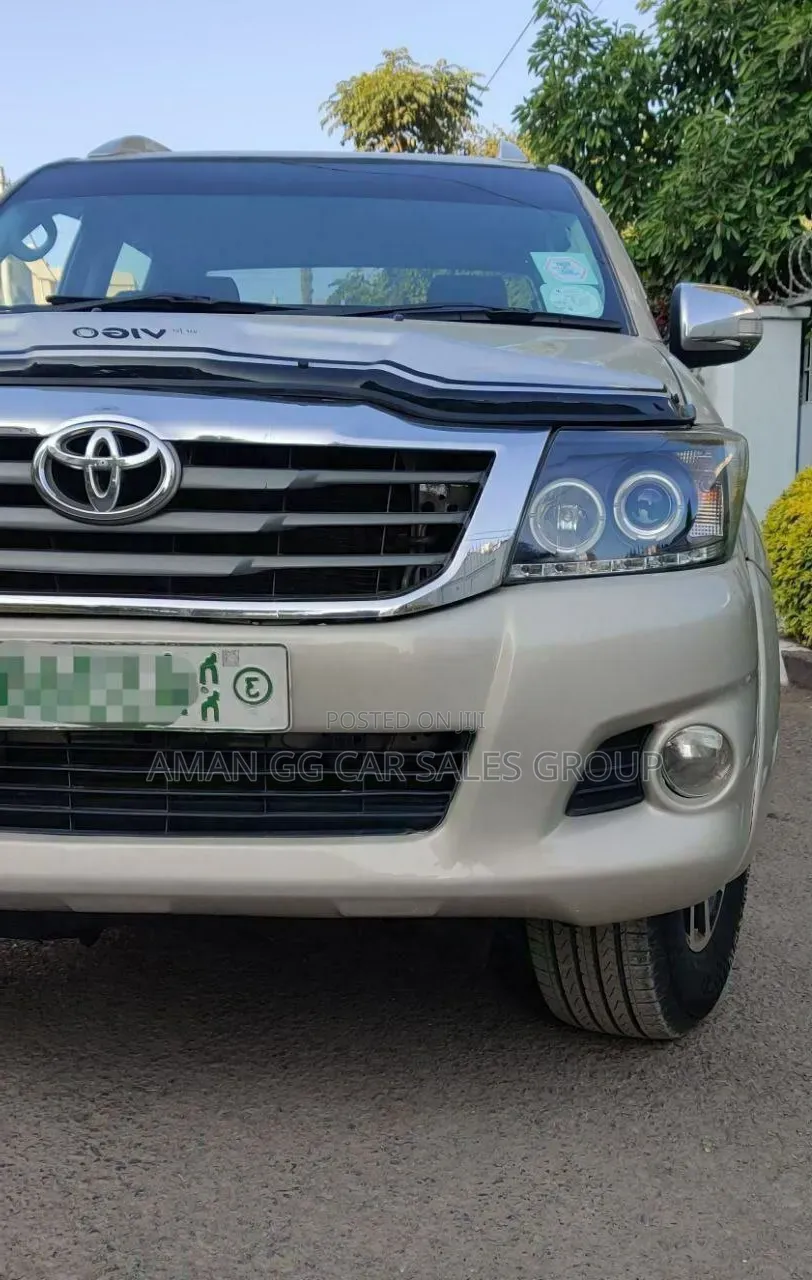 Toyota Hilux 2015 Beige