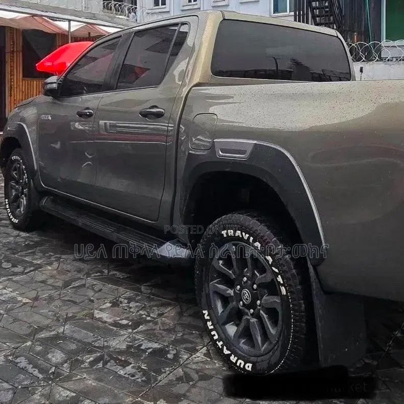Toyota Hilux 2021 Teal