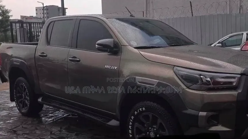 Toyota Hilux 2021 Teal