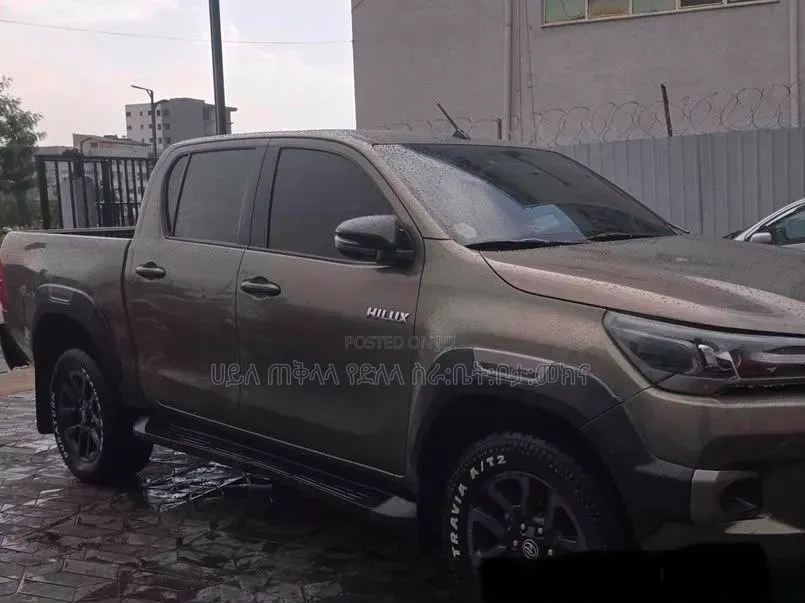 Toyota Hilux 2021 Teal