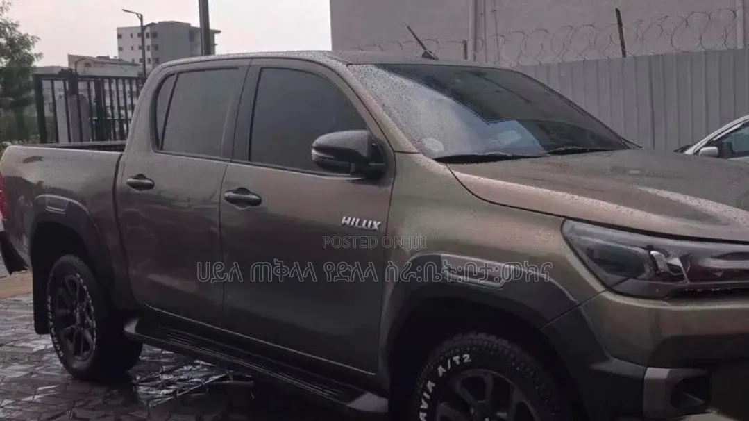 Toyota Hilux 2021 Teal