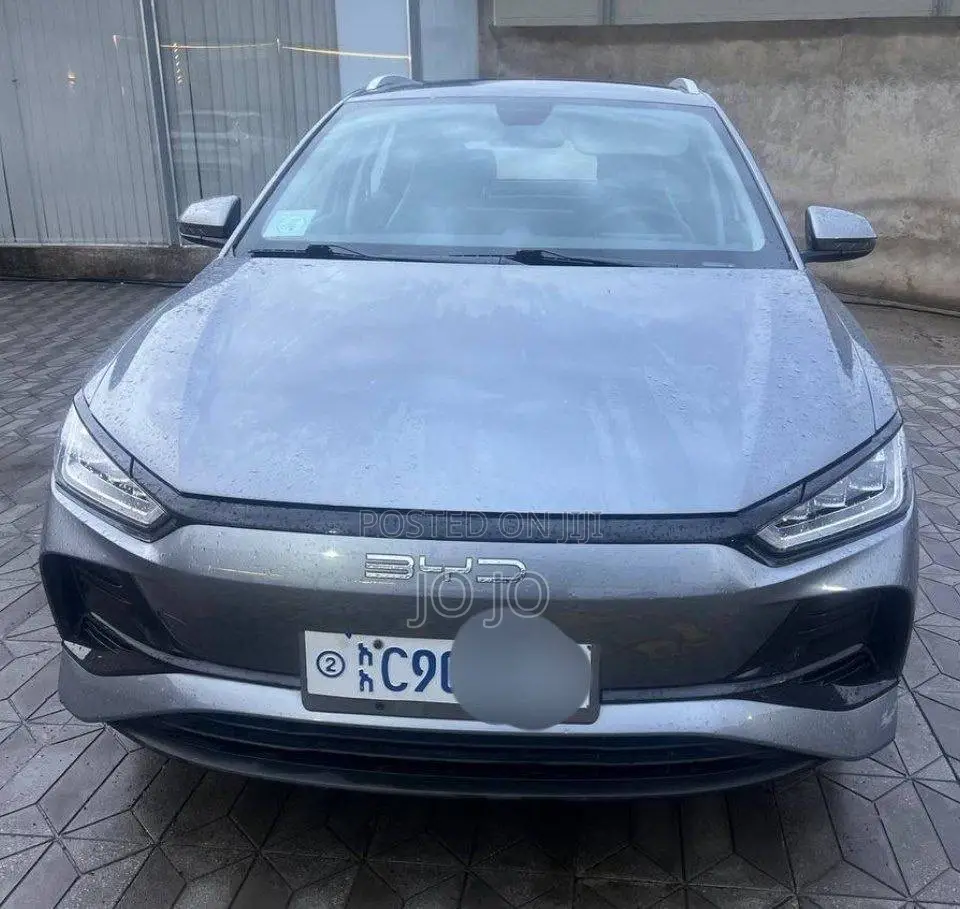 BYD E2 43 kWh 94 hp FWD 2025 Silver