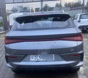 BYD E2 43 kWh 94 hp FWD 2025 Silver