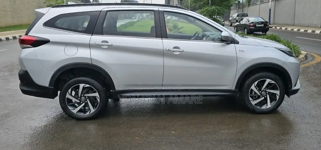 Toyota Rush 1.5 AWD 2021 Silver