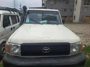 Toyota Land Cruiser 2000 Ivory