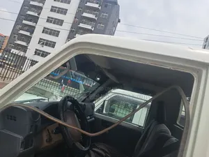 Toyota Land Cruiser 2000 Ivory