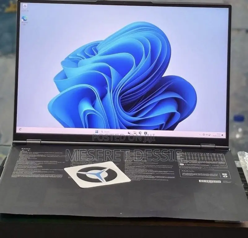 New Laptop Lenovo Legion 9 32GB AMD Ryzen 9 SSD 1T