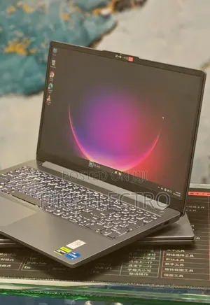 New Laptop Lenovo LOQ 15AHP10 12GB Intel Core i5 SSD 512GB