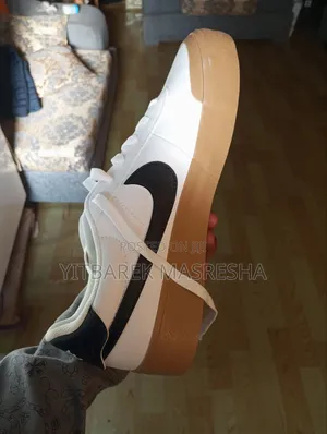 Addis Chama Nike Ke Stor Yetegeza