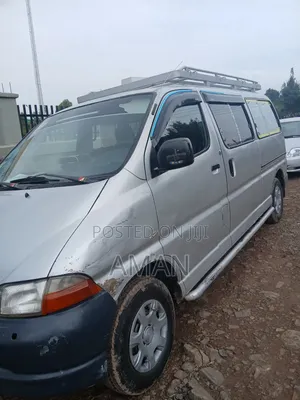 Toyota HiAce 2005 Silver
