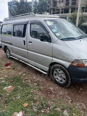 Toyota HiAce 2005 Silver