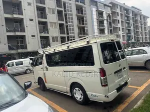 Toyota HiAce 2007 White