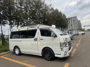 Toyota HiAce 2007 White