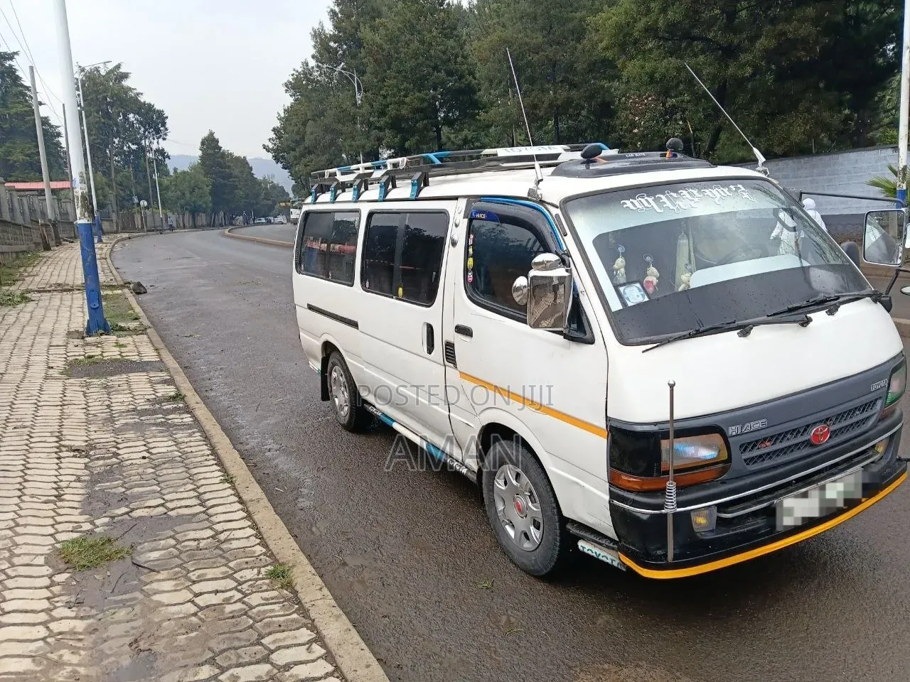 Toyota HiAce 2003 White