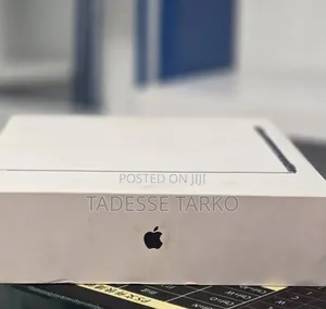 New Laptop Apple MacBook Air 2025 M4 16GB Apple M4 SSD 256GB
