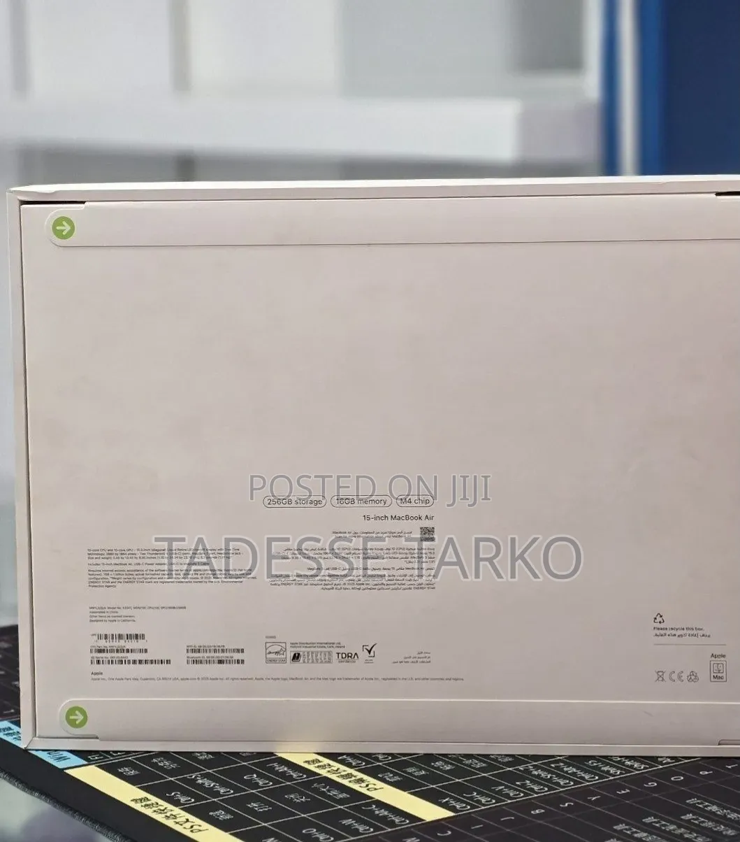 New Laptop Apple MacBook Air 2025 M4 16GB Apple M4 SSD 256GB