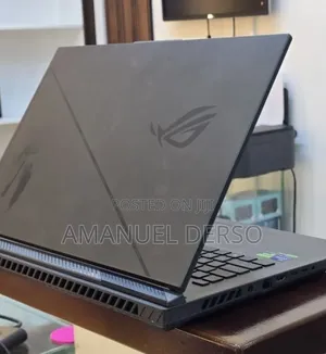 New Laptop Asus ROG Strix G18 12GB Intel Core i9 SSD 1T