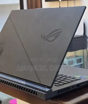 New Laptop Asus ROG Strix G18 12GB Intel Core i9 SSD 1T