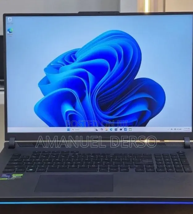 New Laptop Asus ROG Strix G18 12GB Intel Core i9 SSD 1T