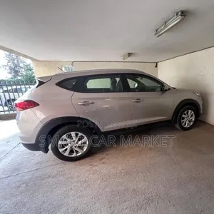 Hyundai Tucson 2018 Gold