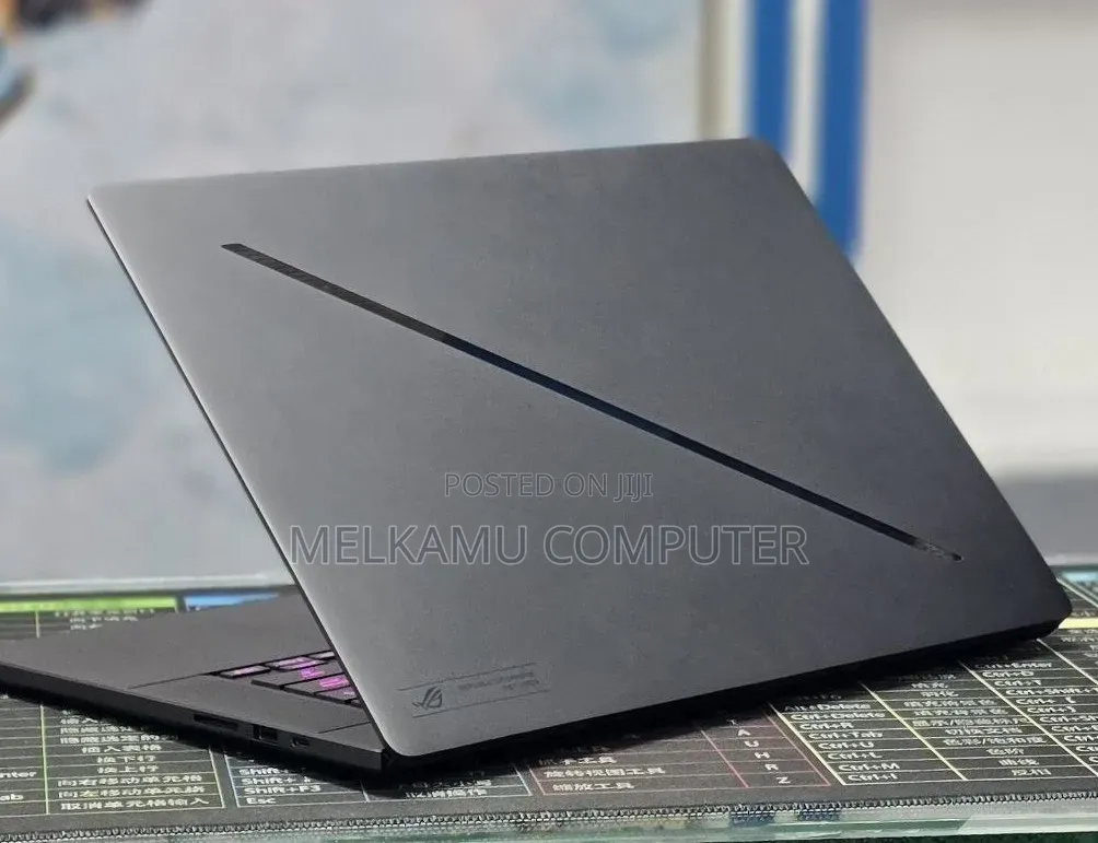 New Laptop Asus ROG Zephyrus G16 16GB Intel Core Ultra 9 SSD 1T