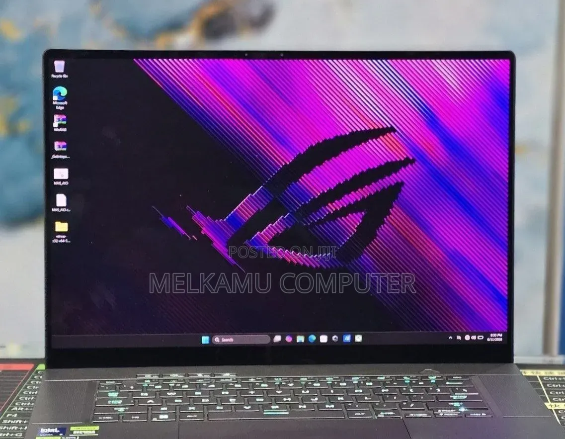 New Laptop Asus ROG Zephyrus G16 16GB Intel Core Ultra 9 SSD 1T