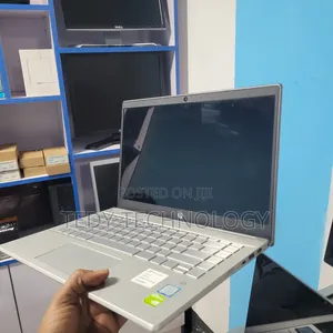 New Laptop HP Pavilion 14 8GB Intel Core i5 SSD 256GB