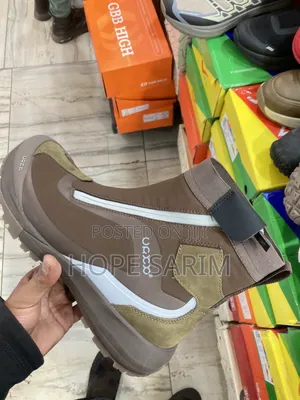 Uaxx Waterproof Mid Boots (Brown):
