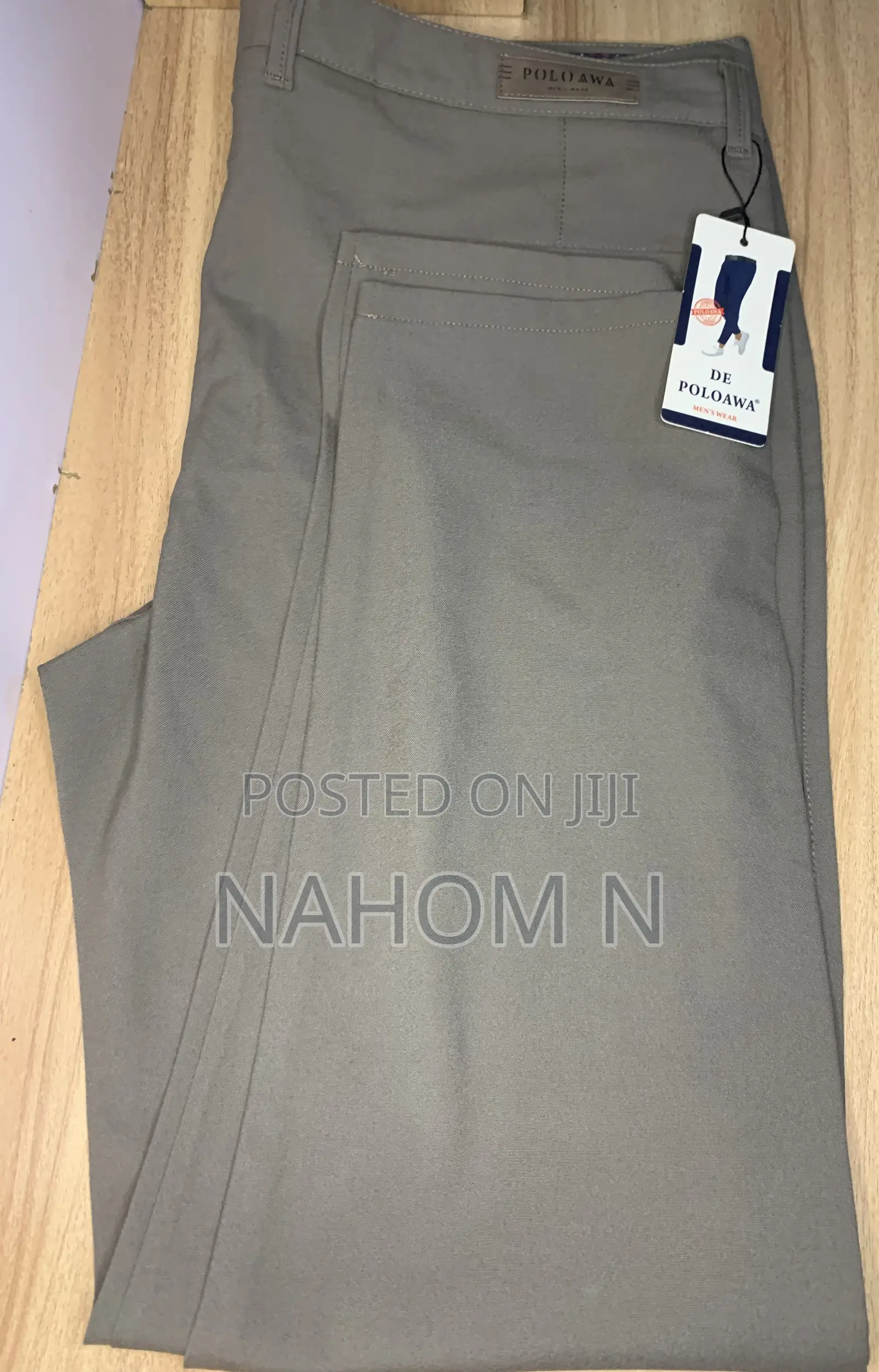 De Poloawa Men's Trousers Feature a Neutral