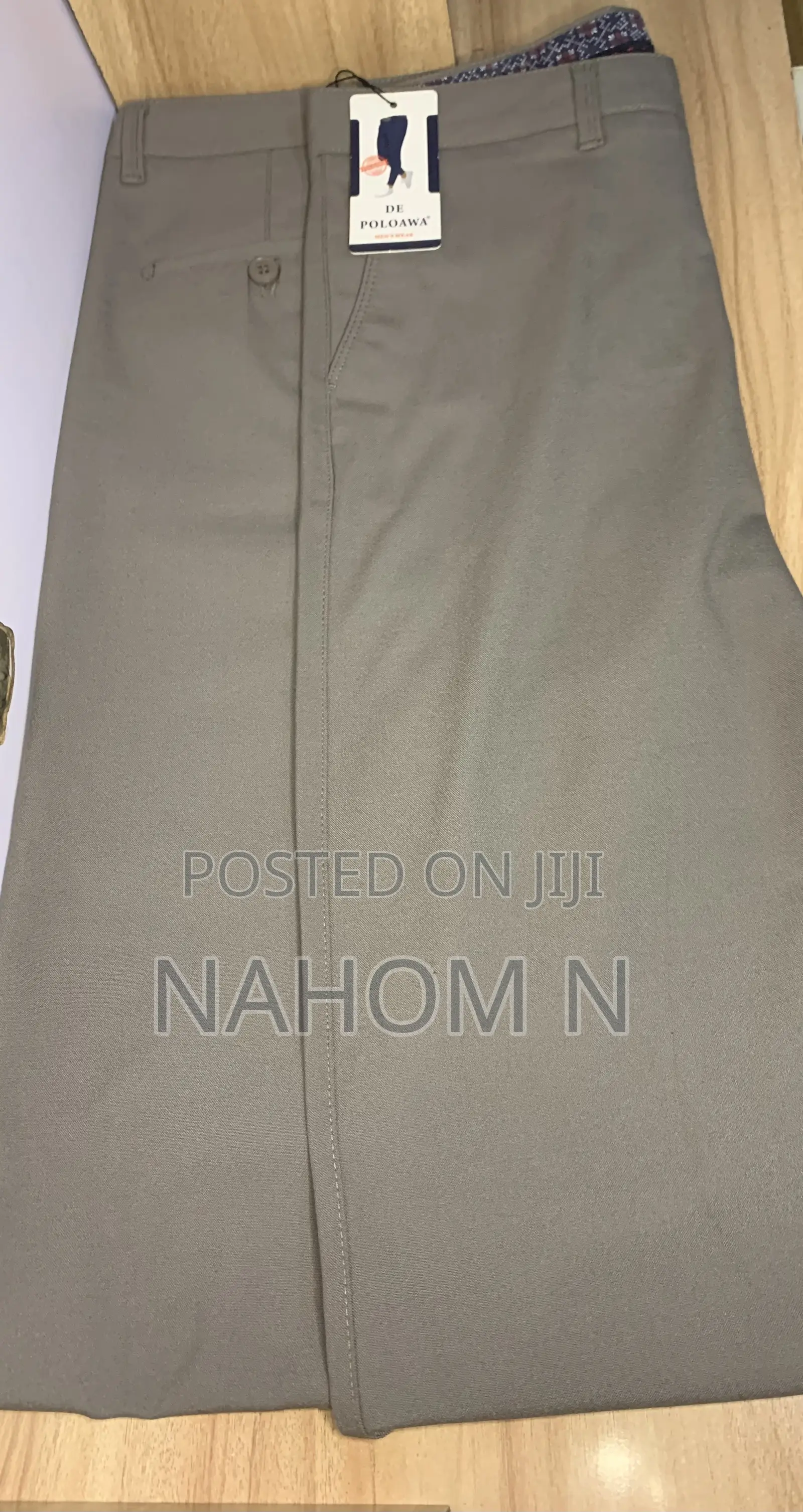 De Poloawa Men's Trousers Feature a Neutral
