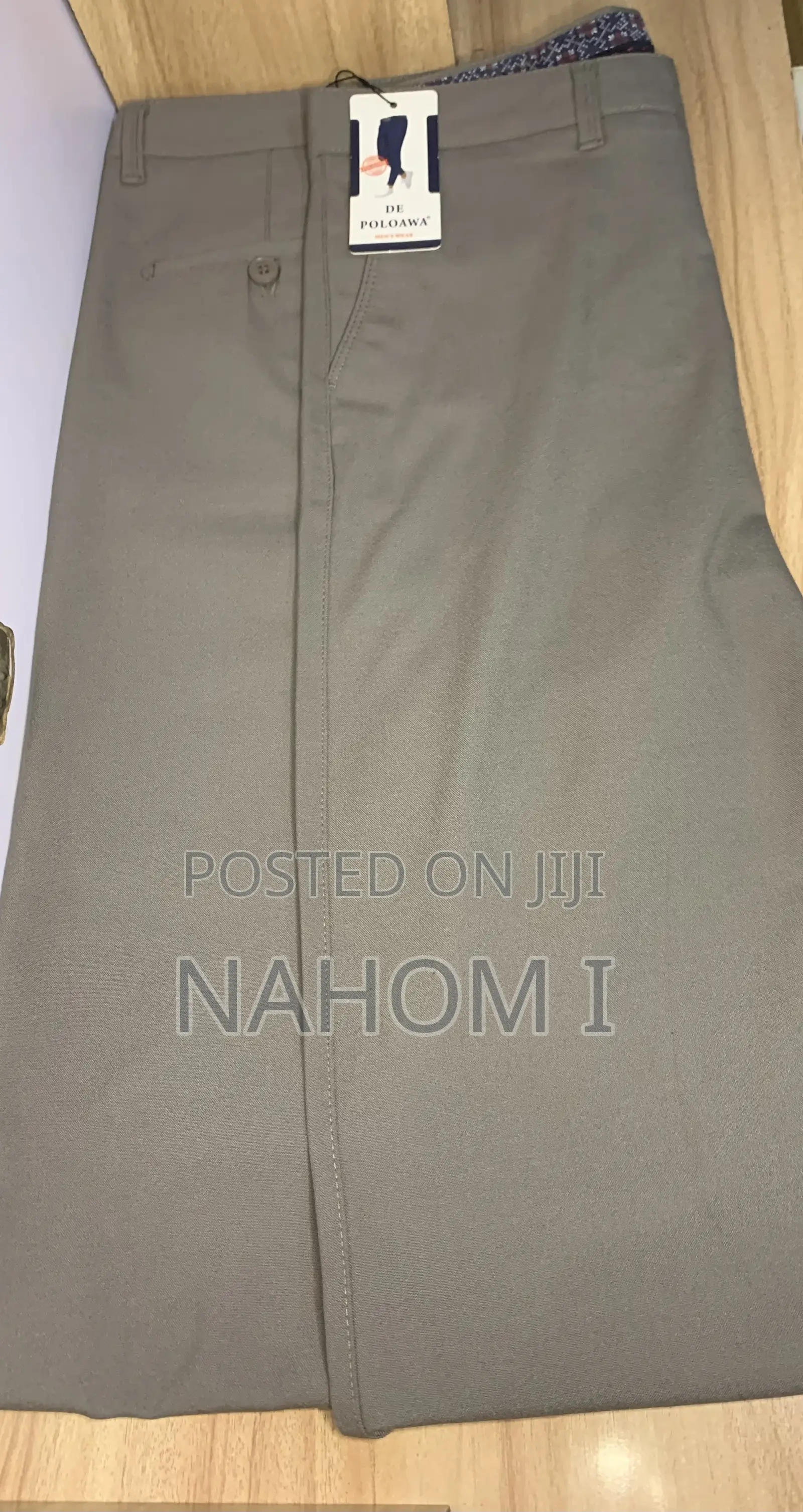 De Poloawa Men's Trousers Feature a Neutral