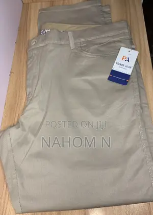 De Poloawa Men's Trousers Feature a Neutral