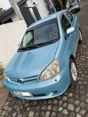 Toyota Platz 2004