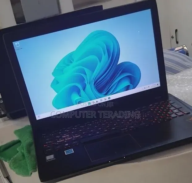 New Laptop Asus 8GB Intel Core i5 SSD 256GB