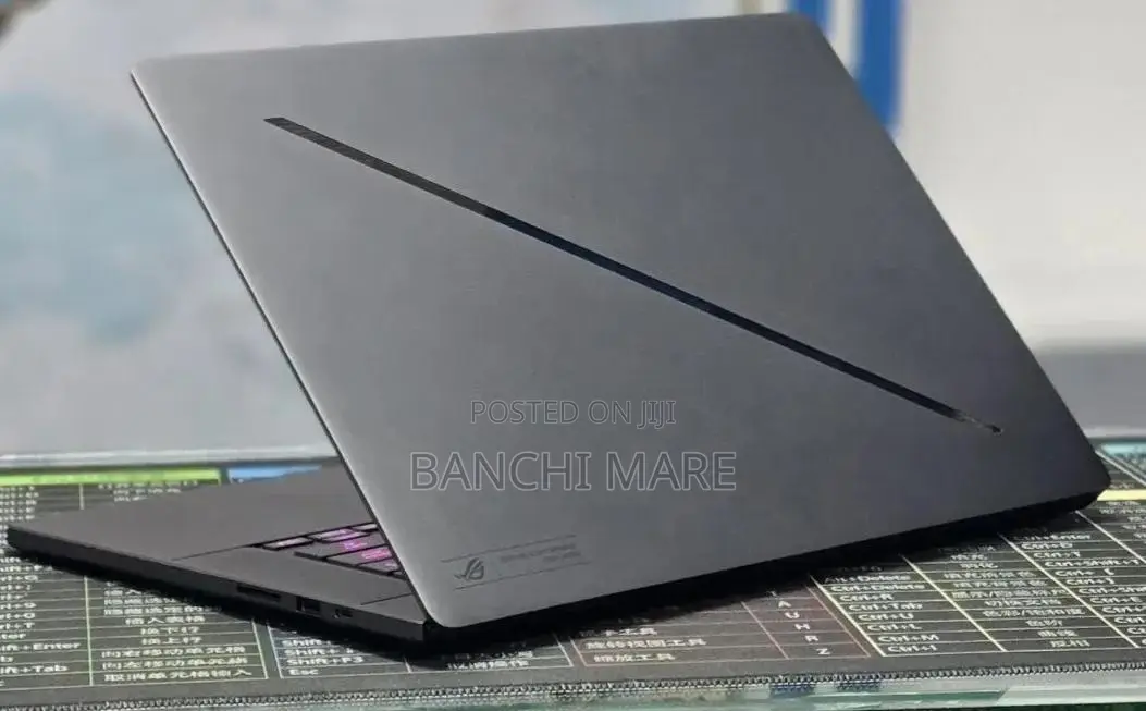 New Laptop Asus ROG Zephyrus G16 16GB Intel Core Ultra 9 SSD 1T