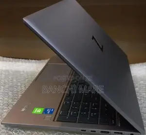 New Laptop HP ZBook Firefly G8 16GB Intel Core i7 SSD 512GB