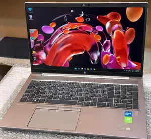 New Laptop HP ZBook Firefly G8 16GB Intel Core i7 SSD 512GB