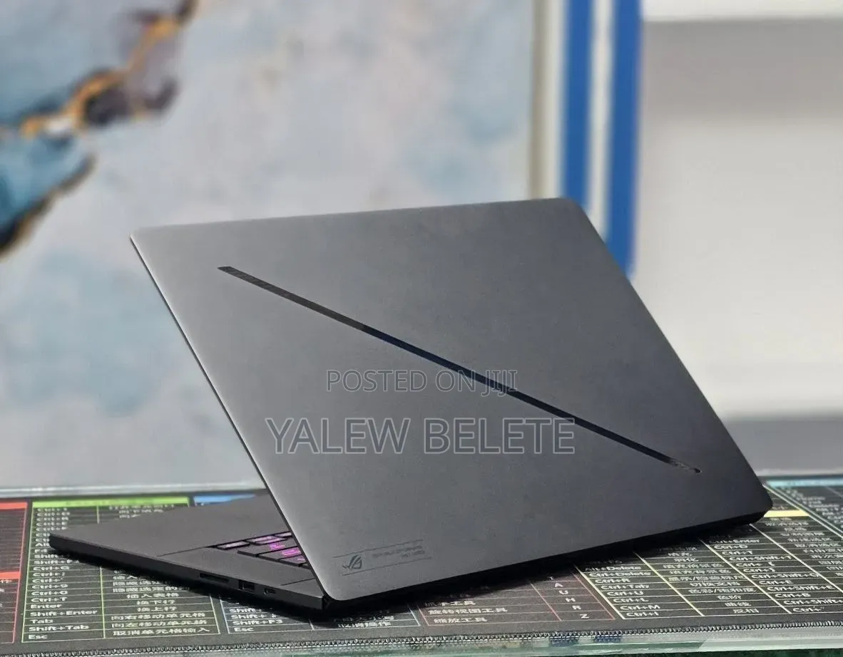 New Laptop Asus ROG Zephyrus G16 16GB Intel Core Ultra 9 SSD 1T