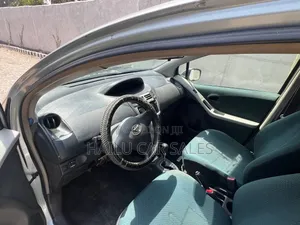 Toyota Yaris 2009 Gray