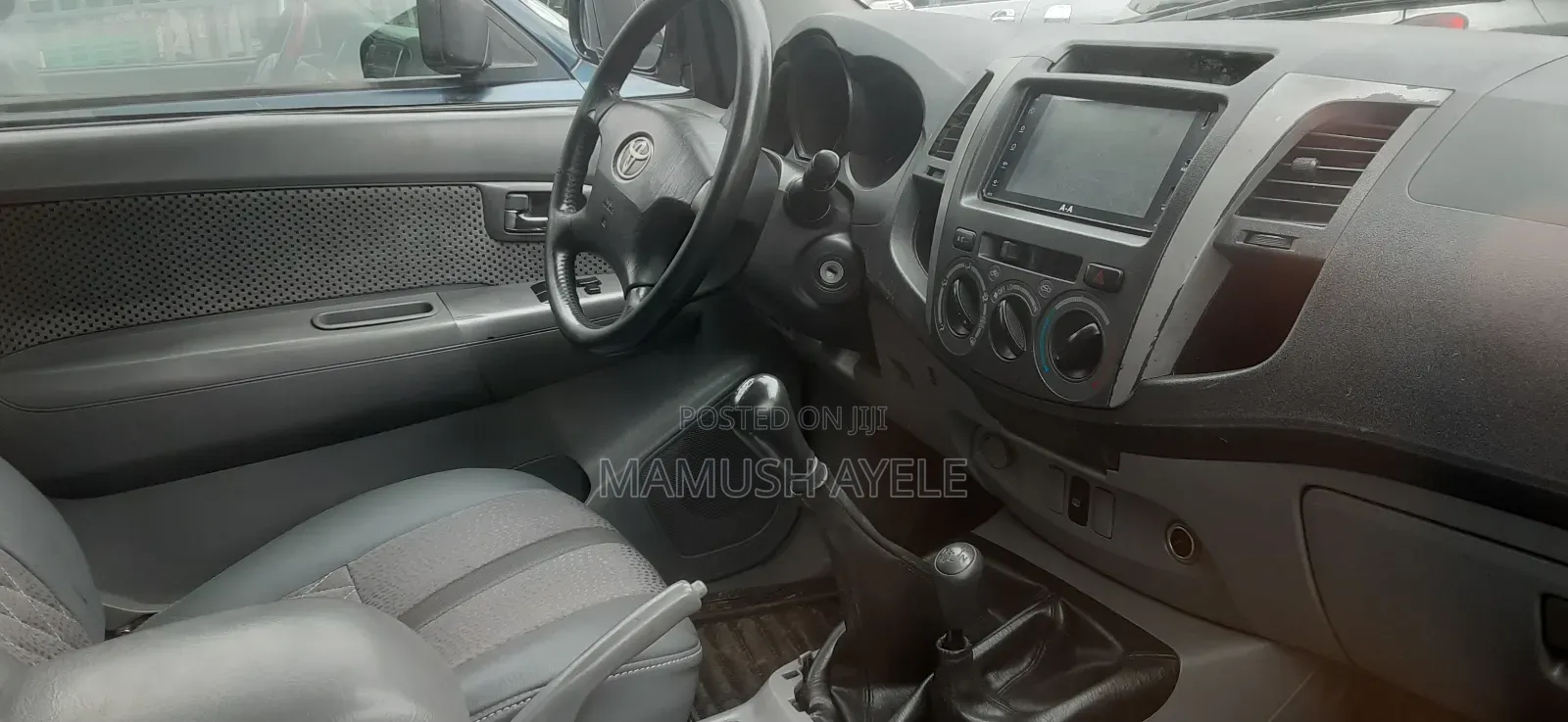 Toyota Hilux 2.5 D-4D 4X4 SRX 2010 Silver