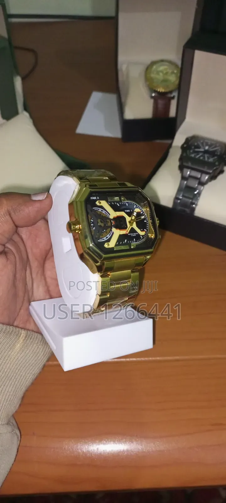 Swiszone Gold-Toned Watch