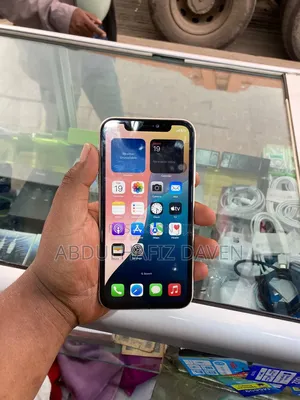 Apple iPhone 11 128 GB White