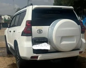 Toyota Land Cruiser 2018 White