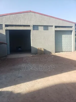 የሚከራይ መጋዝን ቃልቲ አስፓልት ዳር