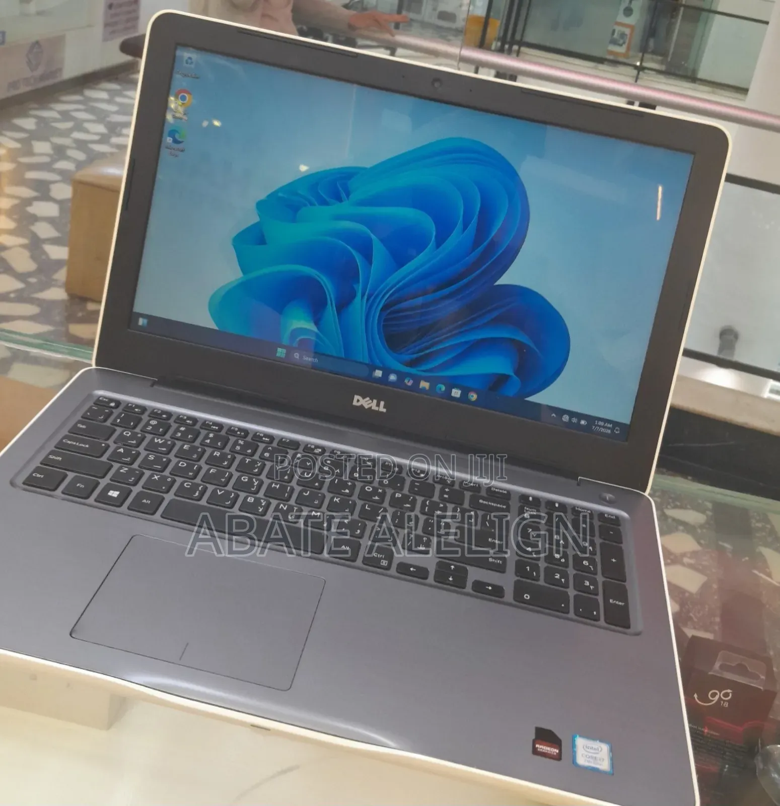 New Laptop Dell Inspiron 15 8GB Intel Core i7 SSD 1T