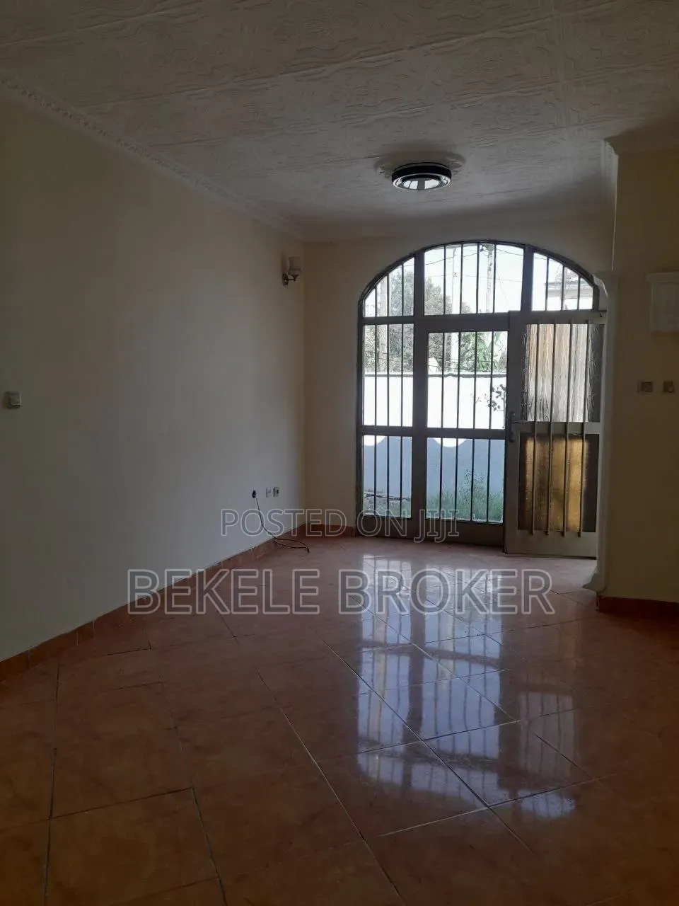 Furnished 4bdrm House in L Shape, Bole for sale