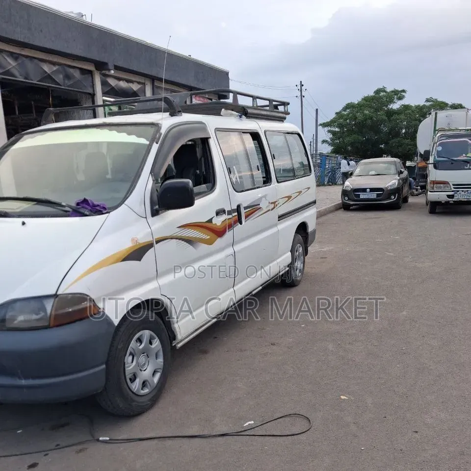 Toyota HiAce 2001